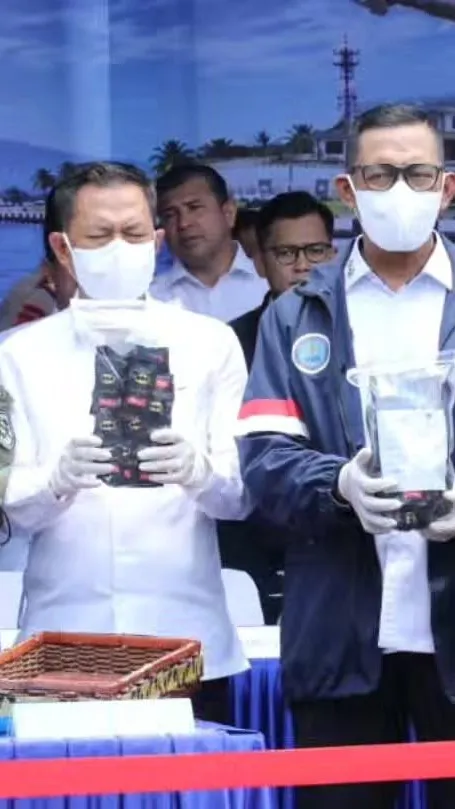 Kajati dan Wakajati Lampung Dampingi Wakil Jaksa Agung dalam Pemusnahan Ribuan Liquid Vape Mengandung Zat Berbahaya