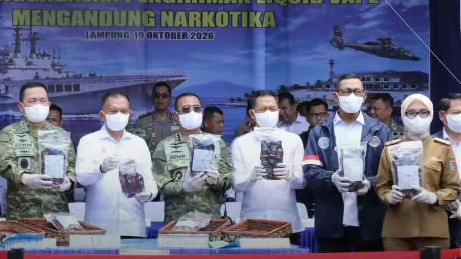 Kajati dan Wakajati Lampung Dampingi Wakil Jaksa Agung dalam Pemusnahan Ribuan Liquid Vape Mengandung Zat Berbahaya