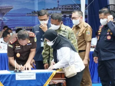 Kajati dan Wakajati Lampung Dampingi Wakil Jaksa Agung dalam Pemusnahan Ribuan Liquid Vape Mengandung Zat Berbahaya