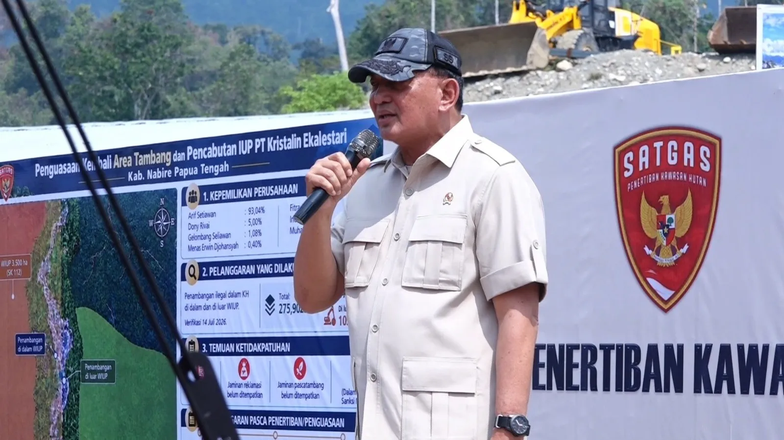 Menhan Sjamsoeddin selaku Ketua Pengarah Satgas PKH