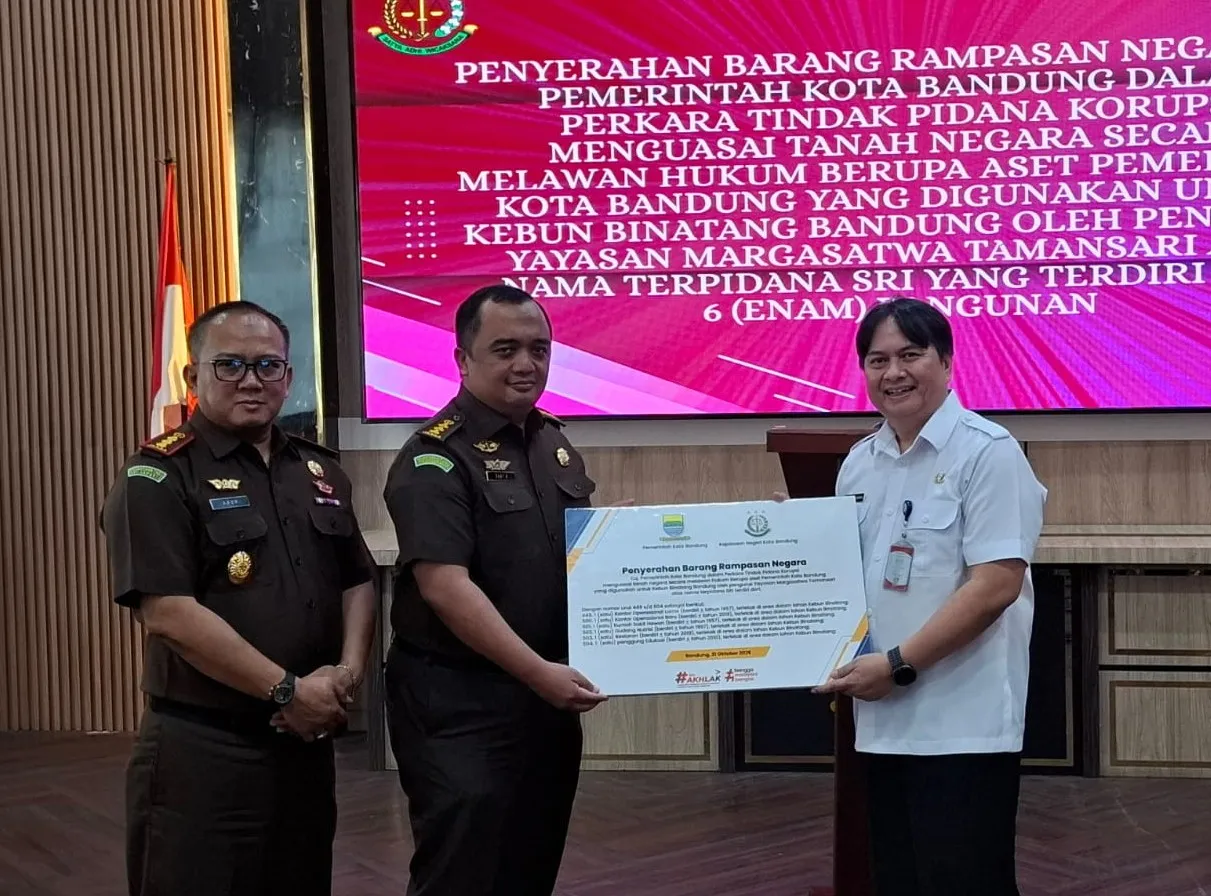 Kejari Kota Bandung Serahkan 6 Aset Bangunan Kebun Binatang Bandung kepada Pemkot