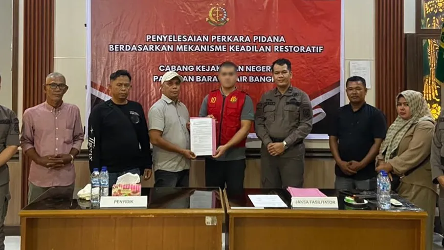 Awali Pekan Kerja, Kajati Sumbar Menyetujui 2 Permohonan Restorative Justice dari Kejari Sijujung dan Cabjari Air Bangis
