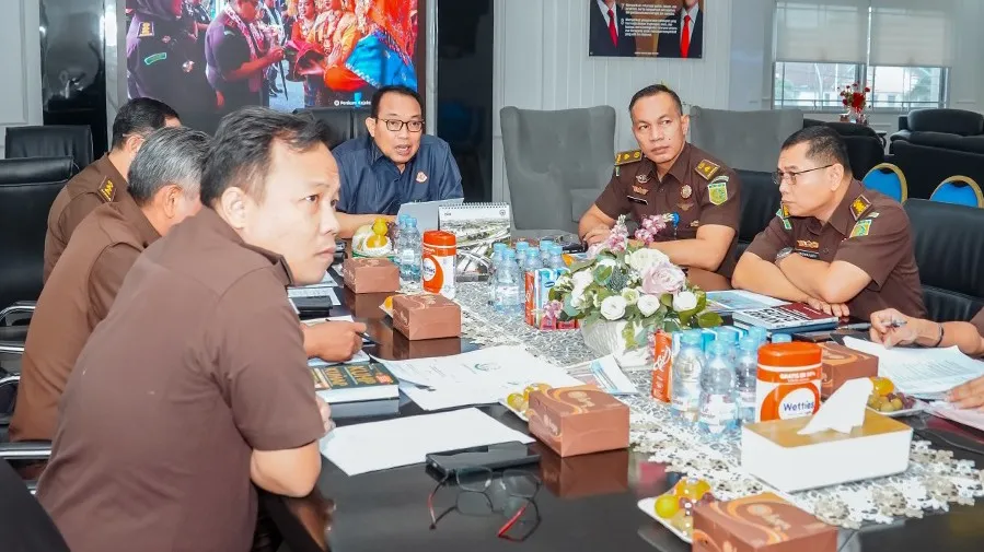 Awali Pekan Kerja, Kajati Sumbar Menyetujui 2 Permohonan Restorative Justice dari Kejari Sijujung dan Cabjari Air Bangis