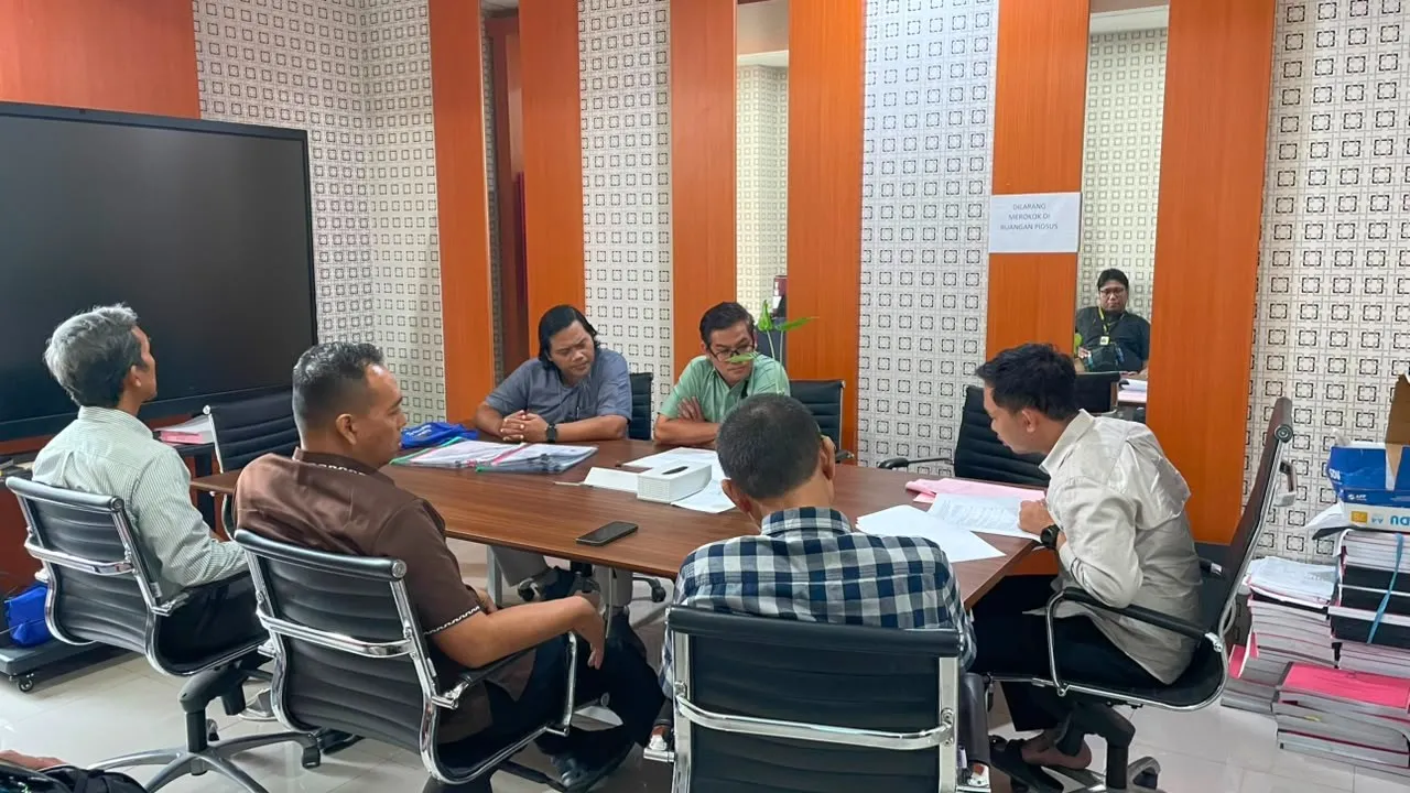 Kejari Makassar Terima Penyerahan Tersangka AMM Terkait Perkara Penggelapan Pajak Rp1,18 Miliar