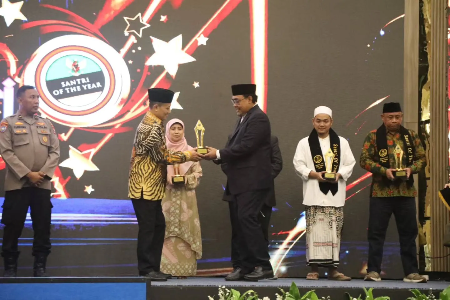 Jamwas Dr Rudi Margono Terima Anugerah Santri Dhyaksa Inspiratif di Ajang Santri of The Year 2026