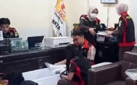 Usut Perkara Dana Hibah, Penyidik Pidsus Kejari Kota Batu Geledah Kantor KONI Kota Batu