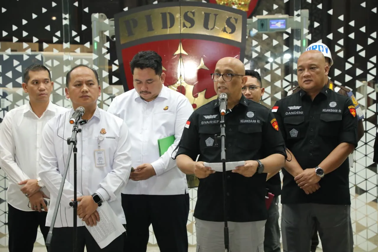 Kejagung Tetapkan 11 Tersangka Perkara Ekspor CPO dan Produk Turunan POME, Kerugian Keuangan Negara Ditaksir Capai Rp14 Triliun