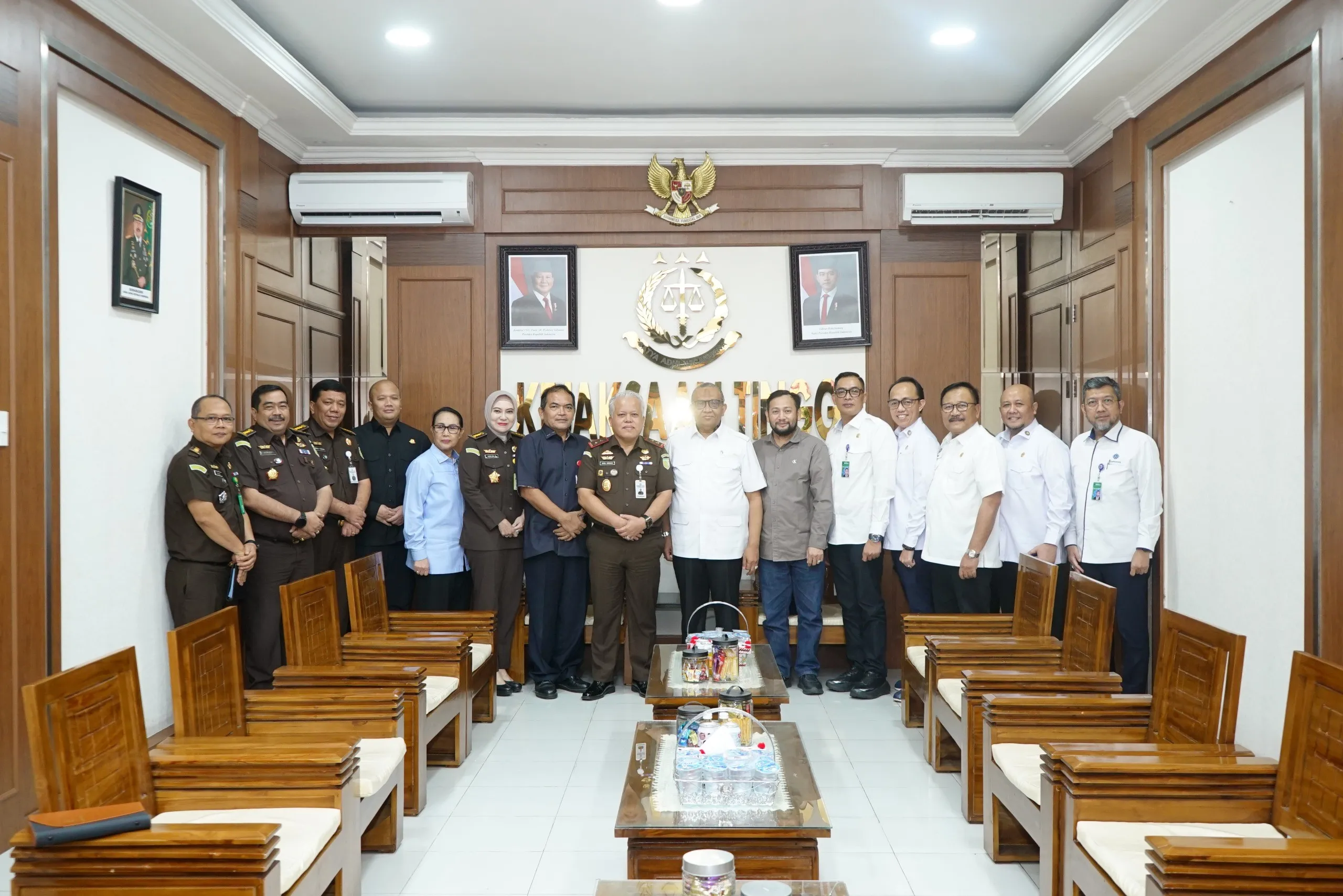 Kajati Sumut menerima kunjungan Wamenaker di Kejati Sumut pada Selasa, 10 Maret 2026