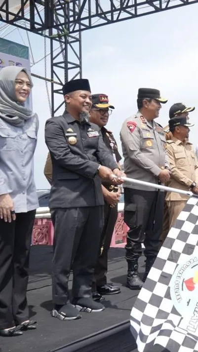 Wujudkan Mudik Aman, Kajati Sulsel dan Forkopimda Lepas Keberangkatan Bus Mudik Gratis 1447 H