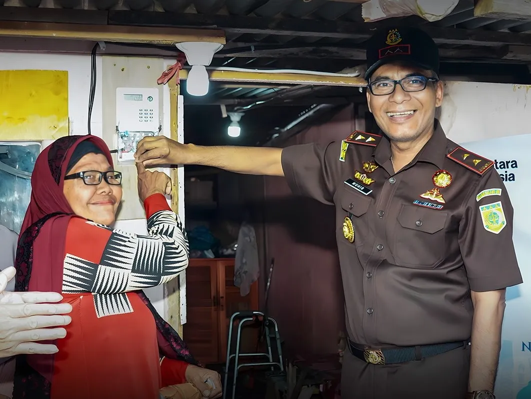 Light Up The Dream Dimulai, Kajati Sumbar Nyalakan Harapan Bagi Warga Kurang Mampu yang Belum Terakses Aliran Listrik