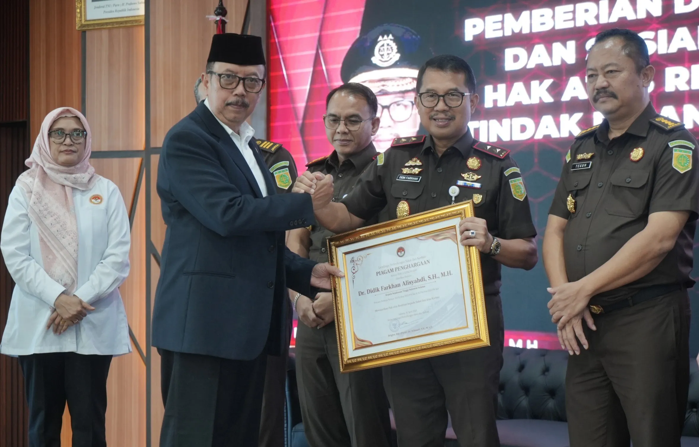 Inovasi Layanan Saksi Prima Diapresiasi, LPSK Beri Penghargaan kepada  Kajati Sulsel