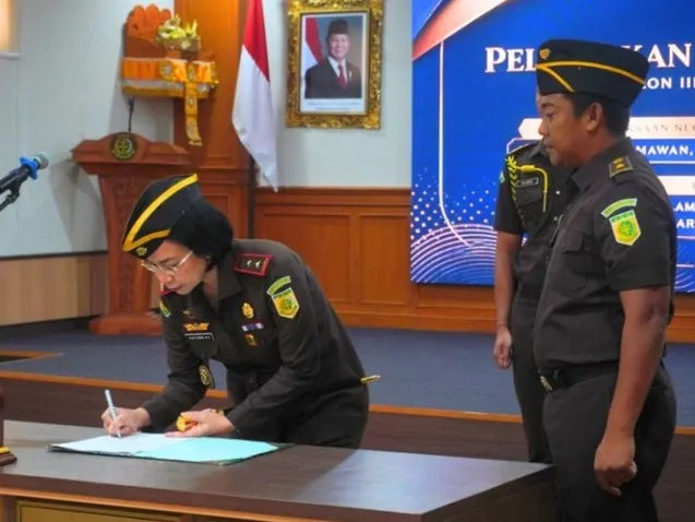 Kajati Bali Lantik 3 Pejabat Struktural Kejaksaan di wilayah hukum Bali