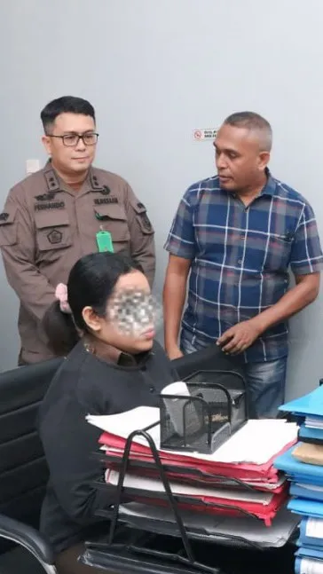 110 Hari Tidak Masuk Kerja Tanpa Alasan, Aswas Kejati Maluku Jatuhkan Sanksi PTDH Oknum Pegawai TU Kejari Kepulauan Aru