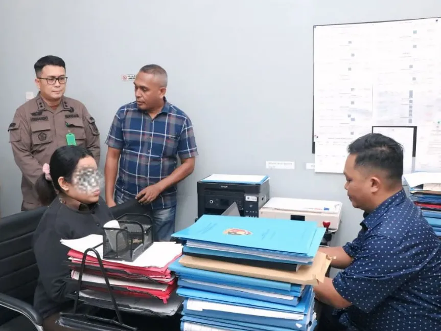 110 Hari Tidak Masuk Kerja Tanpa Alasan, Aswas Kejati Maluku Jatuhkan Sanksi PTDH Oknum Pegawai TU Kejari Kepulauan Aru
