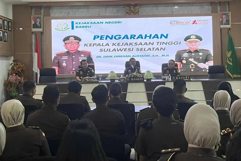 Gelar Kunker ke Sejumlah Kejari, Kajati Sulsel Buktikan Komitmen Program Zero Indekos bagi Pegawai Kejaksaan
