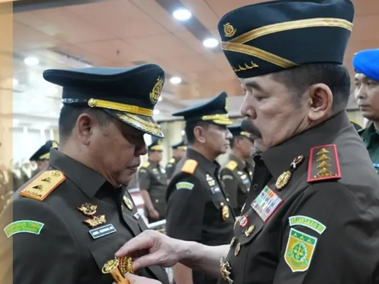 Kajati Jatim Dr Abdul Qohar saat dilantik Jaksa Agung