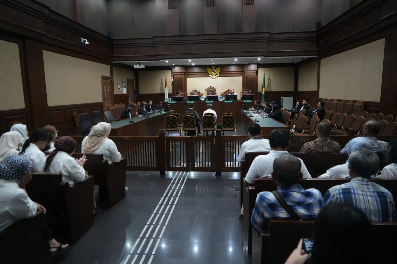 8 Terdakwa Perkara Korupsi Tata Kelola Pertamina Jilid II Divonis Penjara 4-6 Tahun dan Denda Rp1 Miliar