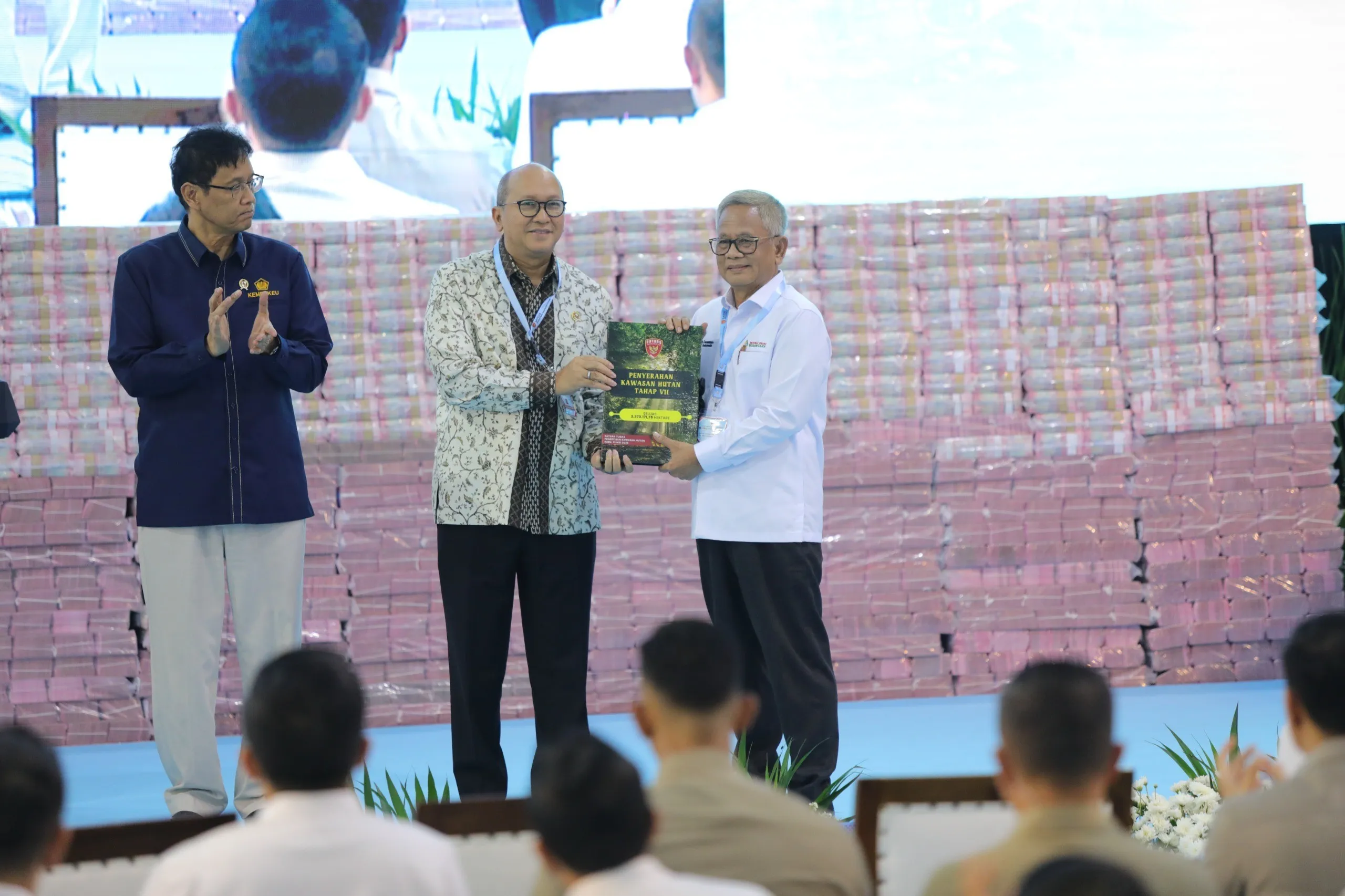 Satgas PKH Serahkan Uang Rp10,2 Triliun dan Penguasaan Kembali Kawasan Hutan Tahap VII