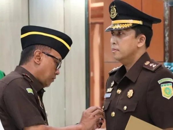 Wakajati Jatim Lantik 2 Pejabat Eselon III