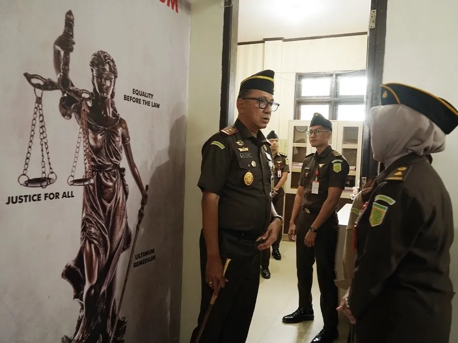 Kunker ke Kejari Sidrap, Kajati Sulsel Instruksikan Kebijakan Efisiensi Energi dan Digitalisasi Arsip