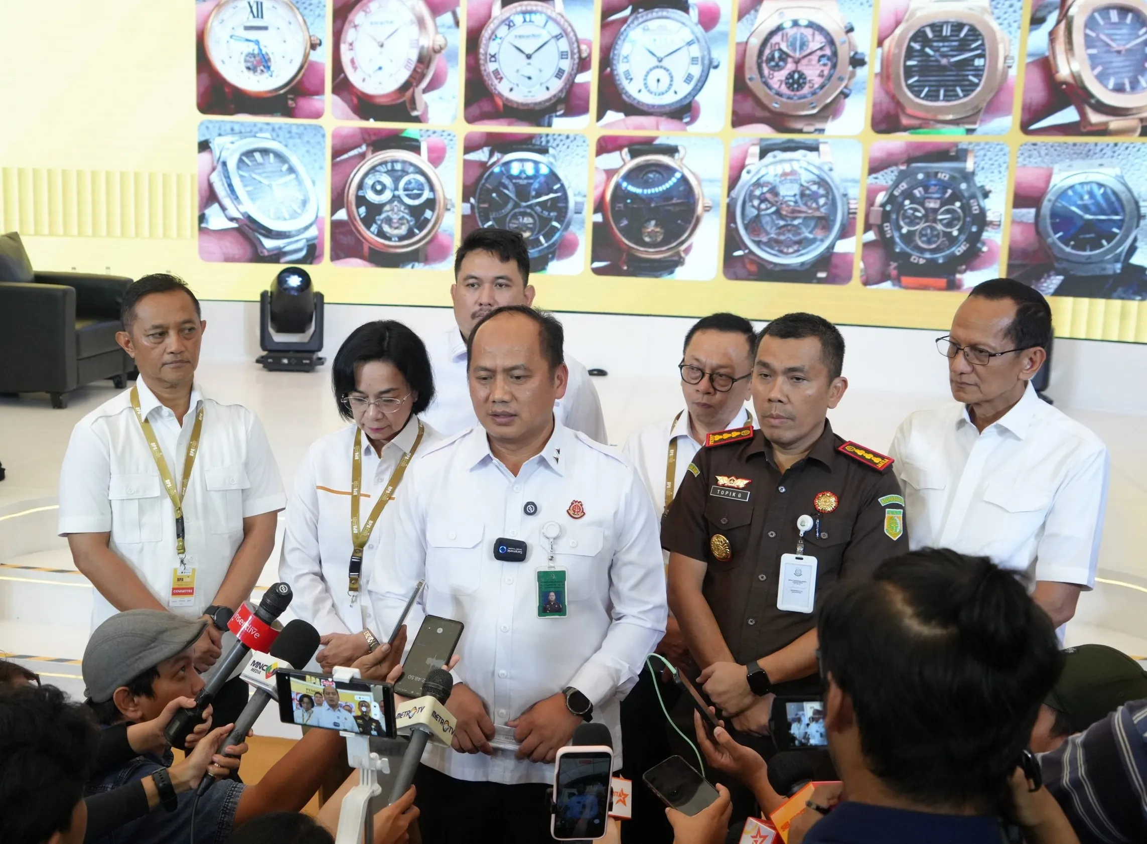 BPA Kejaksaan Musnahkan Barang Sita Eksekusi 14 Buah Jam Tangan dari Terpidana Kasus ASABRI Jimmy Sutopo