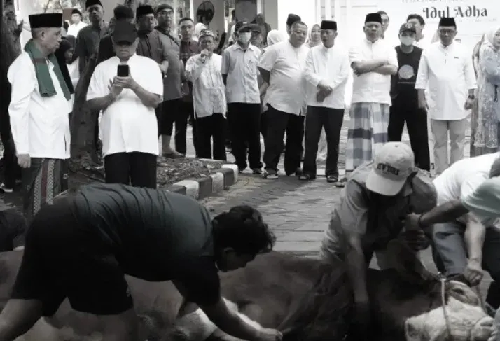 Hangatnya Suasana Kekeluargaan Perayaan Idul Adha 1447 di Kejati Jatim