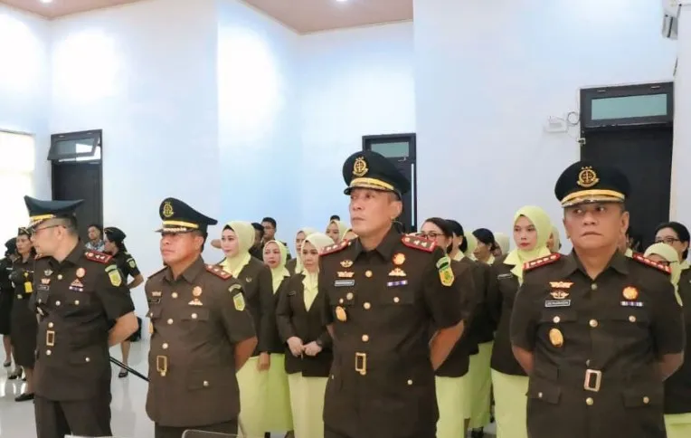 Kajati Maluku Rudy Irmawan, S.H., M.H, Lantik Wakajati dan 4 Kajari Baru: Jabatan Bukan untuk Dilayani tetapi Melayani