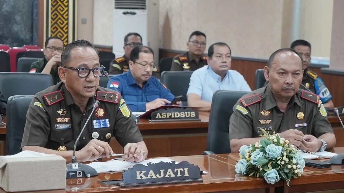 Kajati Sulawesi Selatan,  Dr. Sila H. Pulungan pimpin Rapat Paripurna Perdana