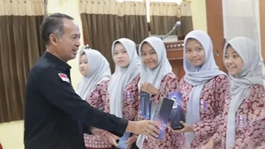 Jaksa Masuk Sekolah, Kasi Penkum Kejati Jatim Bekali Pelajar SMAN 1 Sooko Pemahaman Pacaran Sehat dan Bahaya Kekerasan Seksual