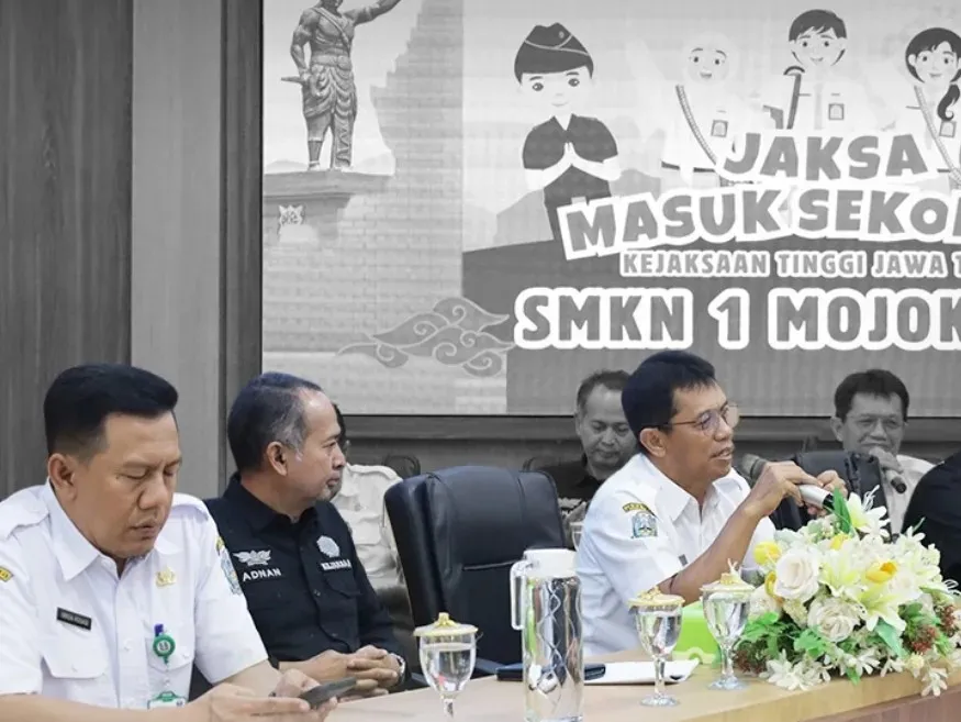 Jaksa Masuk Sekolah, Kasi Penkum Kejati Jatim Bekali Pelajar Pemahaman Pacaran Sehat dan Bahaya Kekerasan Seksual