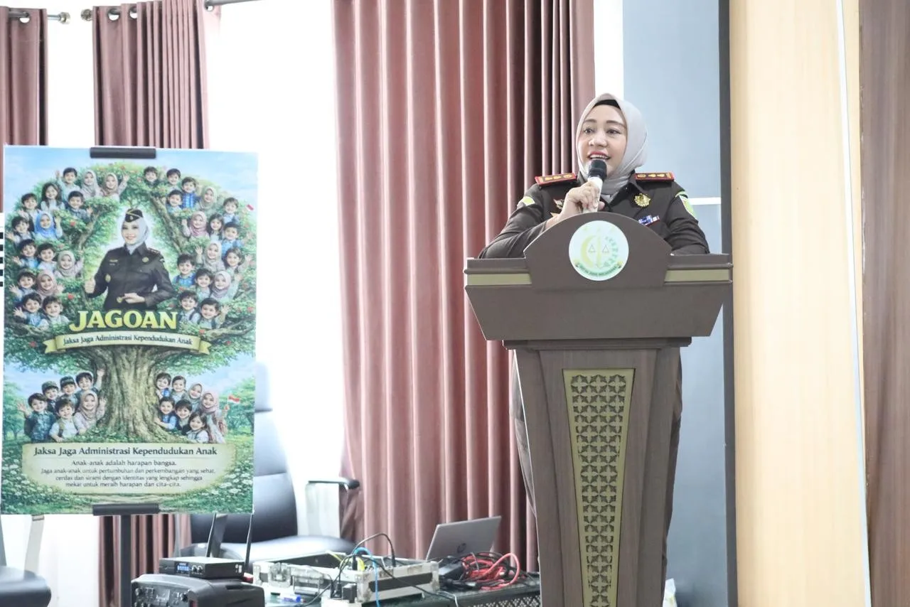 Hadirkan Inovasi Program JAGOAN, Kejari Lombok Tengah Serahkan Hak Sipil 112 Anak Rentan