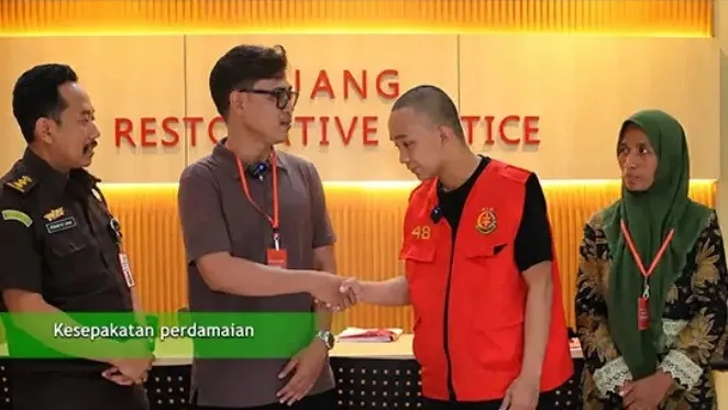Wakajati Jatim Menyetujui Permohonan Penghentian Penuntutan 11 Perkara Pidum Melalui Restorative Justice