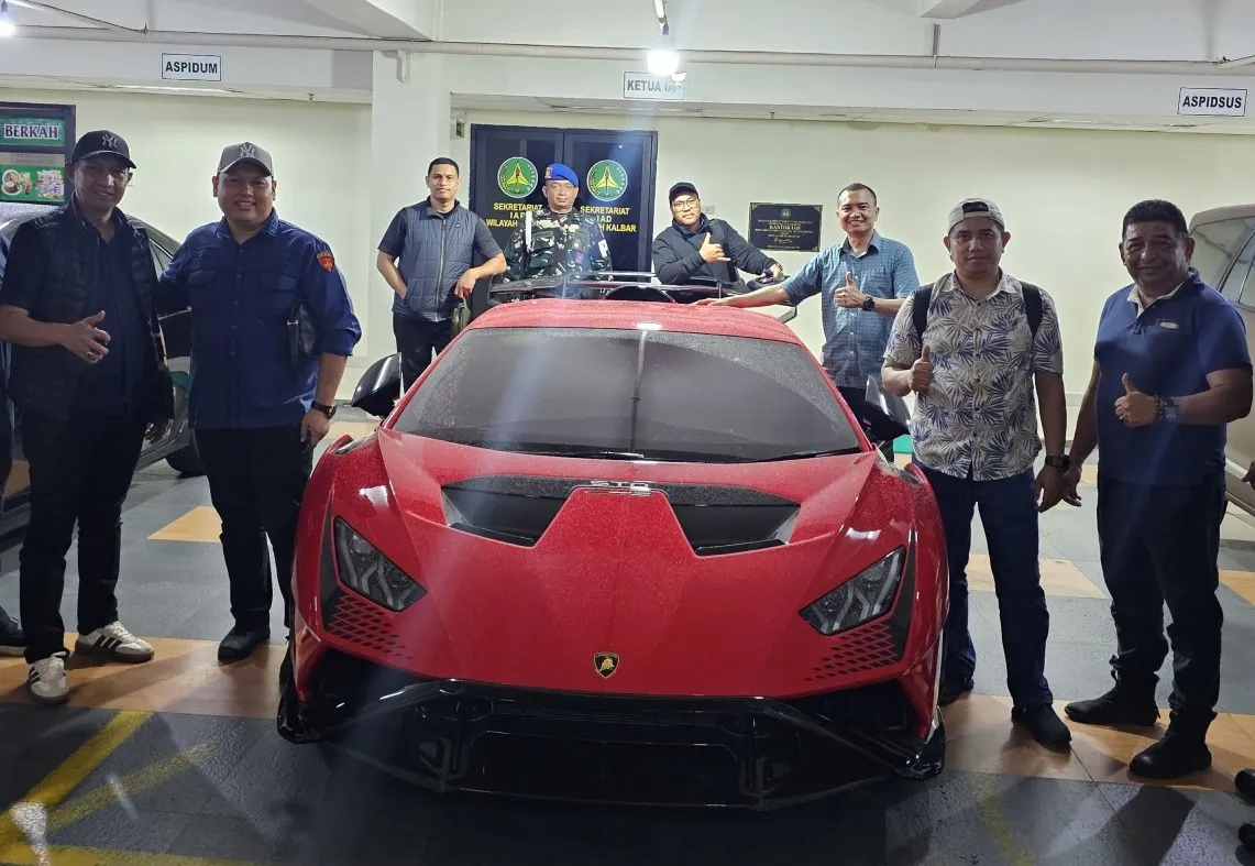 Mobil Lamborghini Aventador milik Tersangka Aseng yang disita Penyidik JAM PIDSUS