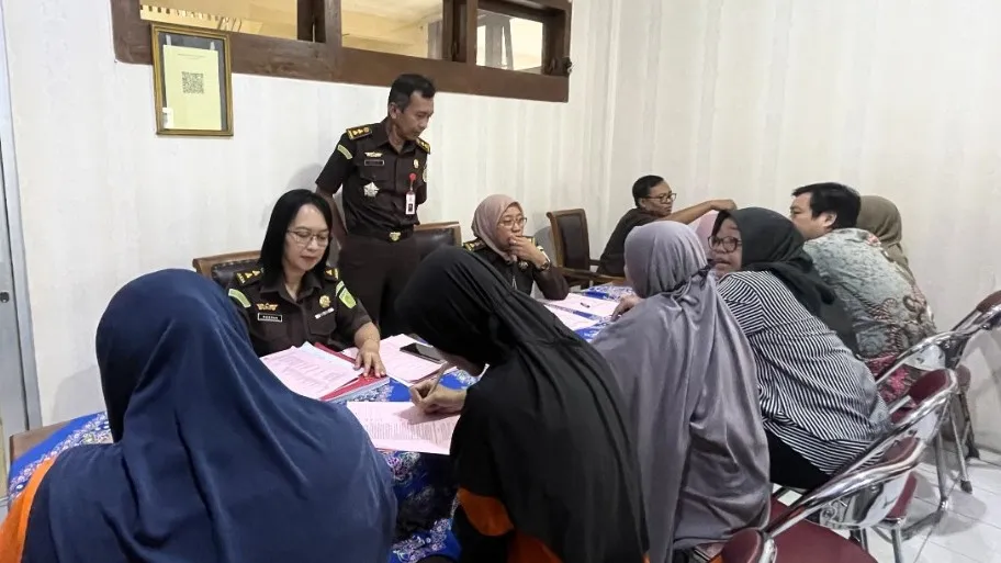 Kejari Yogyakarta Terima Penyerahan 13 Tersangka dan Barang Bukti Perkara Dugaan Kekerasan Anak di Daycare Little Aresha