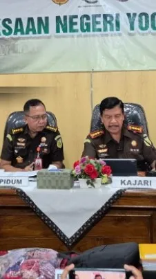 Kejari Yogyakarta Terima Penyerahan 13 Tersangka dan Barang Bukti Perkara Dugaan Kekerasan Anak di Daycare Little Aresha