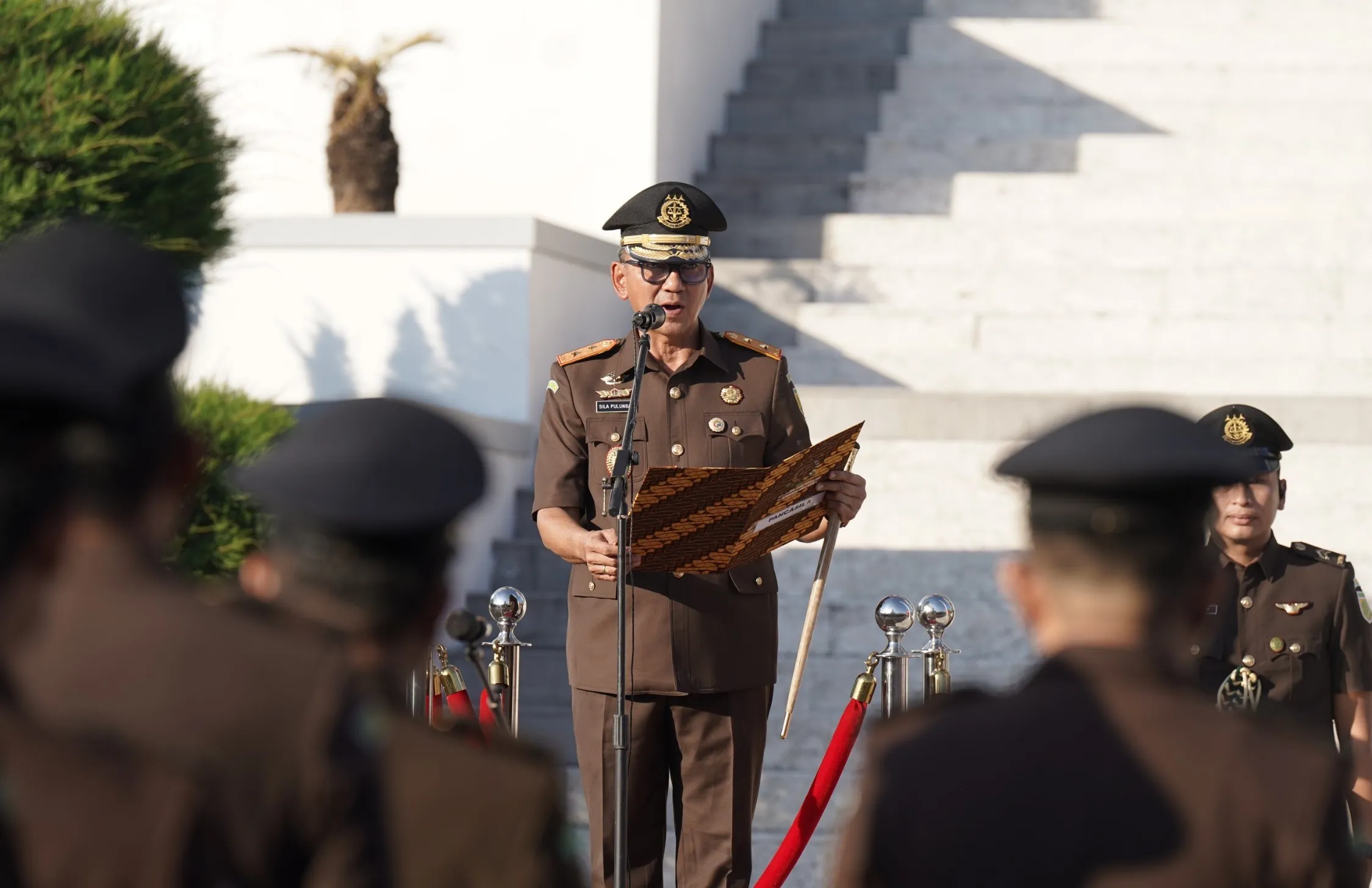 Kajati Sulsel, Dr Sila H Pulungan memimpin Upacara Peringatan Hari Keluarga Nasional (Harganas) ke-33 pada Senin, 29 Juni 2026