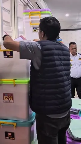 Kejari Palembang Geledah Kantor Dishub Terkait Penyidikan Perkara Dugaan Korupsi Penerangan Jalan