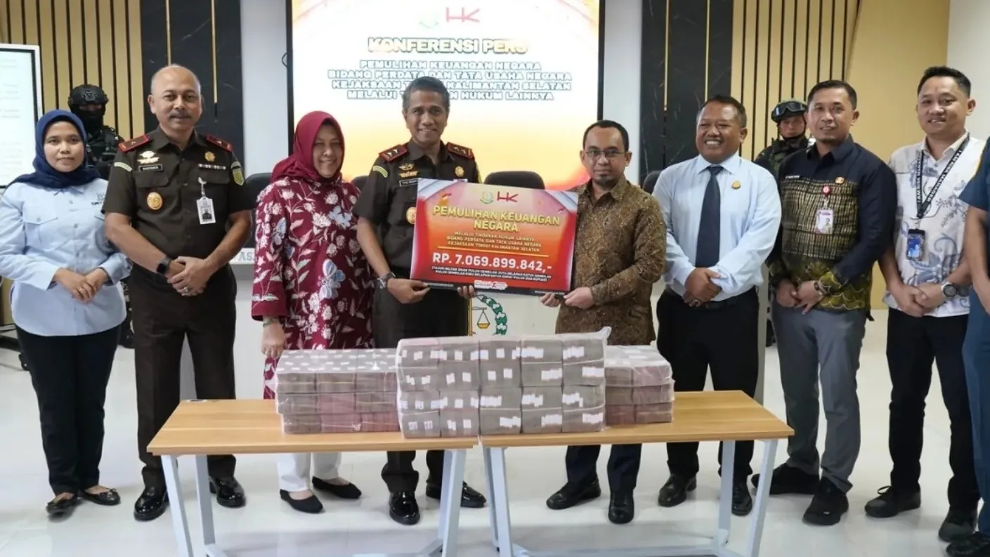 Mediasi Tercapai, Datun Kejati Kalsel Pulihkan Keuangan Negara Rp7,06 Miliar dari Proyek Jembatan Penghubung Pulau Kalimantan&ndash;Pulau Laut