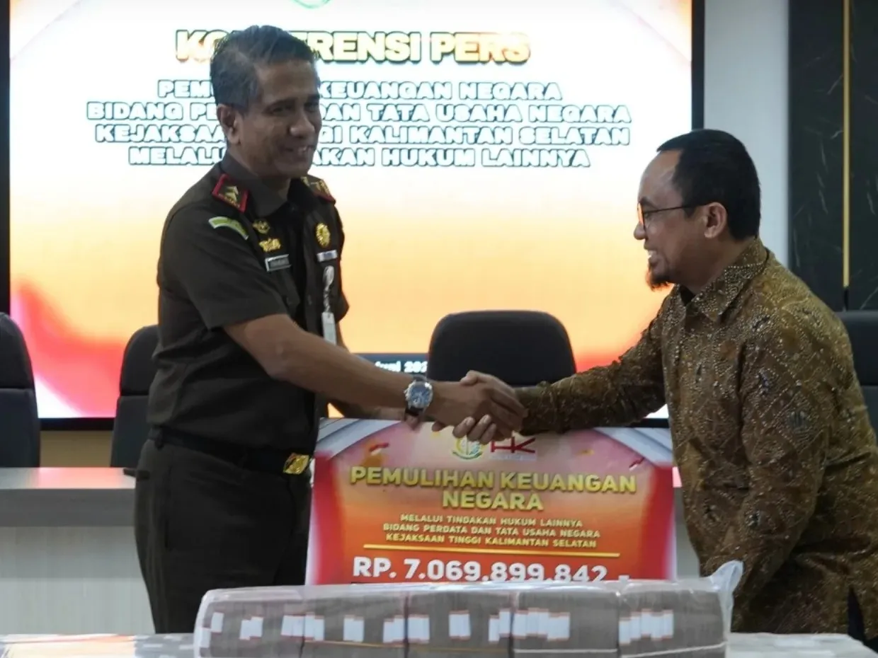 Mediasi Tercapai, Datun Kejati Kalsel Pulihkan Keuangan Negara Rp7,06 Miliar dari Proyek Jembatan Penghubung Pulau Kalimantan&ndash;Pulau Laut