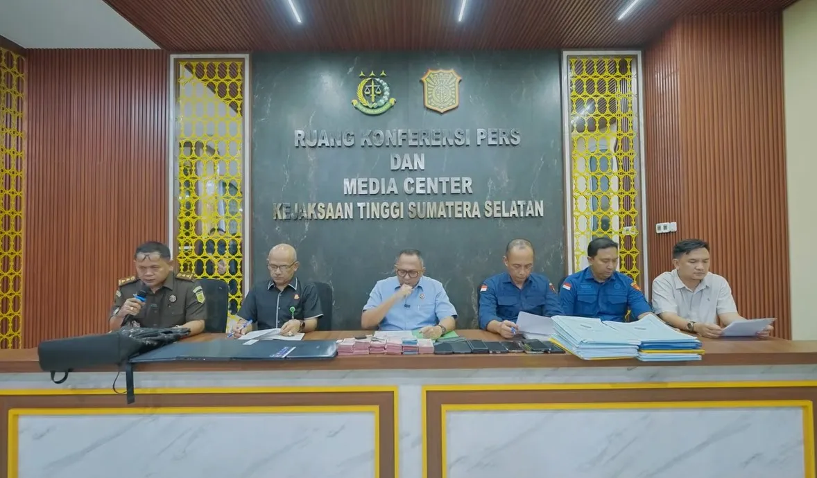Terjaring OTT, Kejati Sumsel Tetapkan Kepala KUPP Kelas III Sungai Lumpur Sebagai Tersangka Perkara Korupsi Pelayanan Surat Persetujuan Berlayar