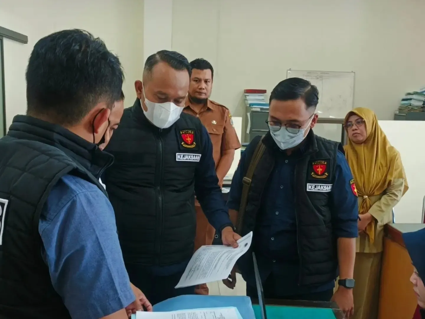 Kejari Tulungagung Geledah 2 Kantor Instansi Pemerintah Terkait Penyidikan Perkara Dugaan Korupsi Pengadaan Tanah Griyo Kanjengan