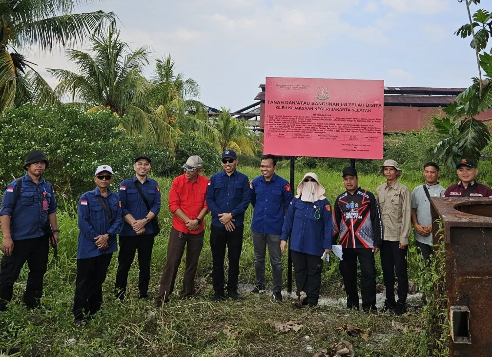 Tim UHLBEE JAM PIDSUS Sita Eksekusi Aset Terpidana Perkara Komoditas Timah, Tamron dan Suwito Gunawan, di Bangka Belitung