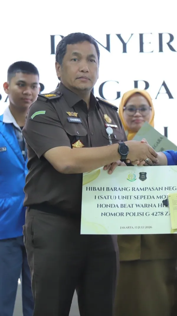 Tutup Partisipasi di Jakarta Fair 2026, BPA Kejaksaan RI Menyerahkan Hibah Sepeda Motor kepada 3 SMK di Jakarta