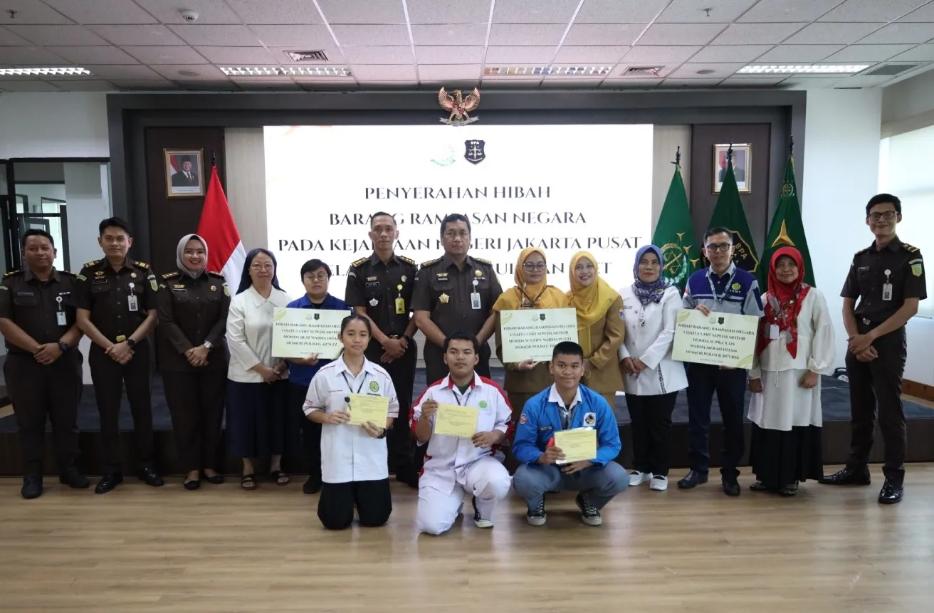 Tutup Partisipasi di Jakarta Fair 2026, BPA Kejaksaan RI Hibah Sepeda Motor kepada 3 SMK di Jakarta