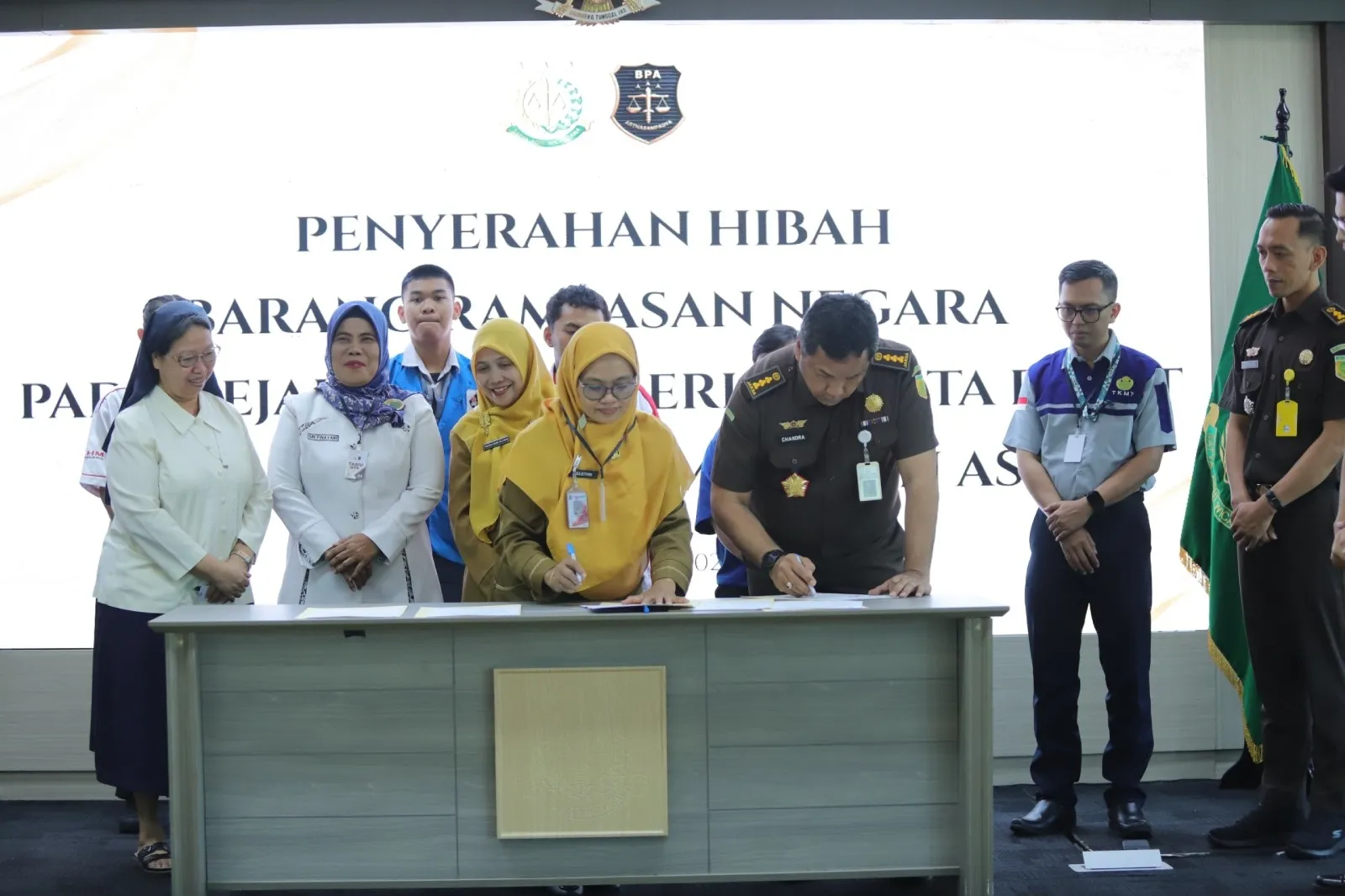 Tutup Partisipasi di Jakarta Fair 2026, BPA Kejaksaan RI Hibah Sepeda Motor kepada 3 SMK di Jakarta