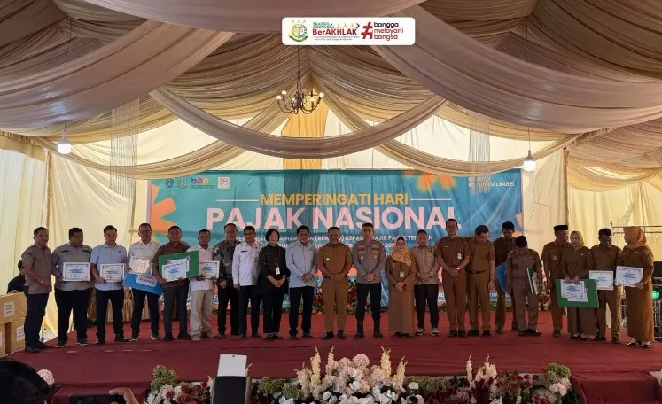 Realisasi PAD Lampaui Target, Kejari OKI Terima Penghargaan dari Pemkab