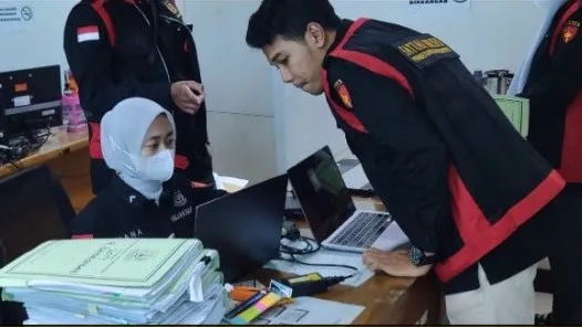 Kejari Kota Bekasi Gelar Penggeledahan di 3 Lokasi Ungkap Dugaan Korupsi Pungli MCK di Pasar Bantargebang
