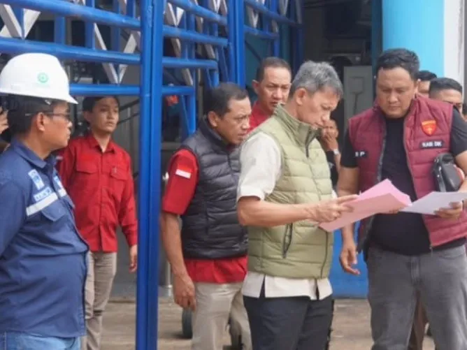 Dipantau Langsung Kajati kalbar, Lamborghini dan 3 Mobil Mewah Sitaan Perkara Korupsi Tambang Dikirim ke Jakarta