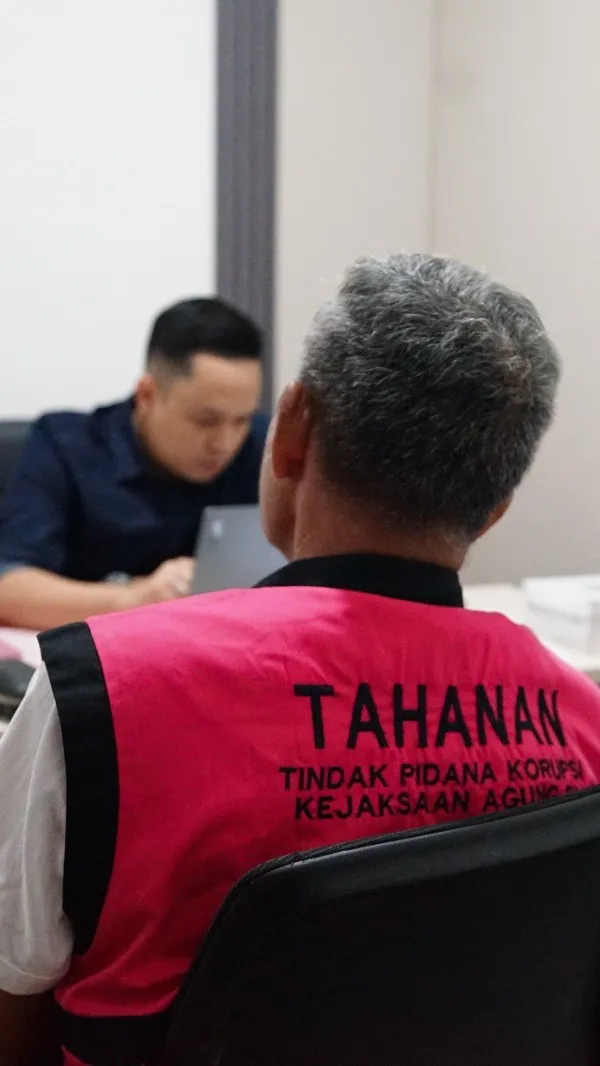 Kejagung Serahkan 4 Tersangka dan Barang Bukti Perkara Penyimpangan Pertambangan PT AKT Kalteng ke JPU Kejari Jakarta Pusat