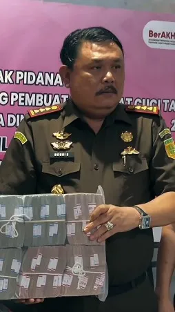 Kejari Banda Aceh Serahkan Uang Pengganti Rp2,56 Miliar dari 5 Terpidana Perkara Korupsi Wastafel dan Sanitasi Sekolah